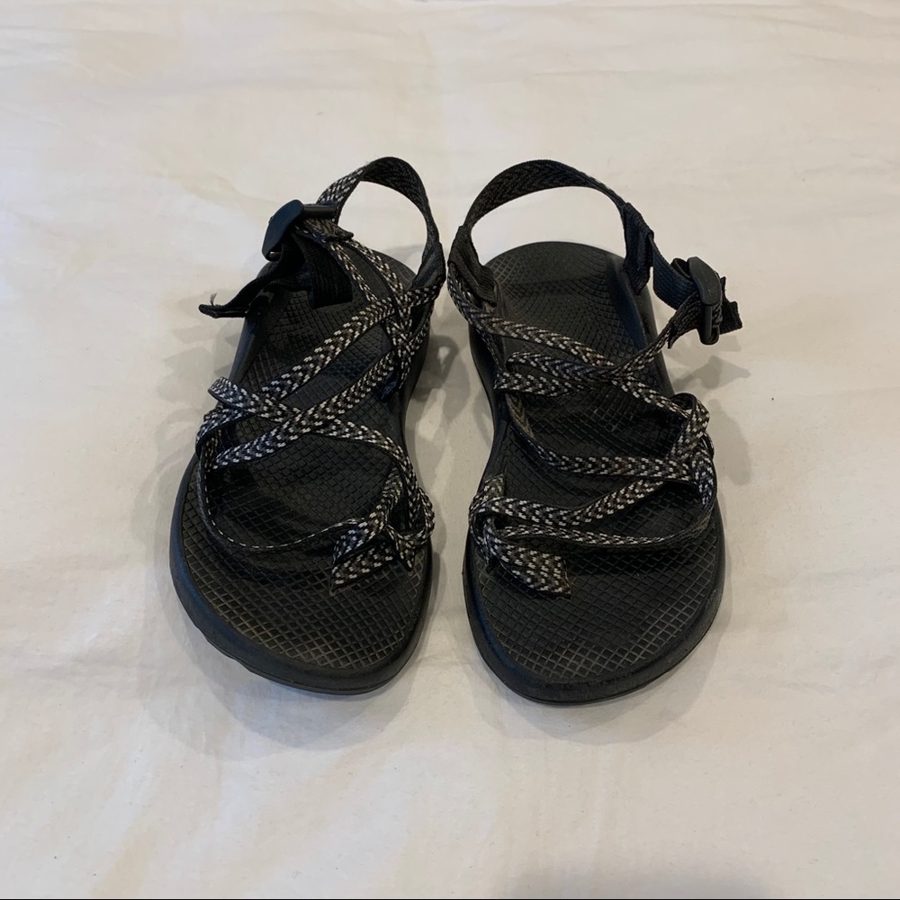 Chaco Strappy Toe Sandals _ Size 9